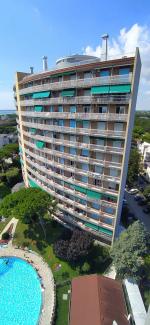 Rez. Duna s bazénom